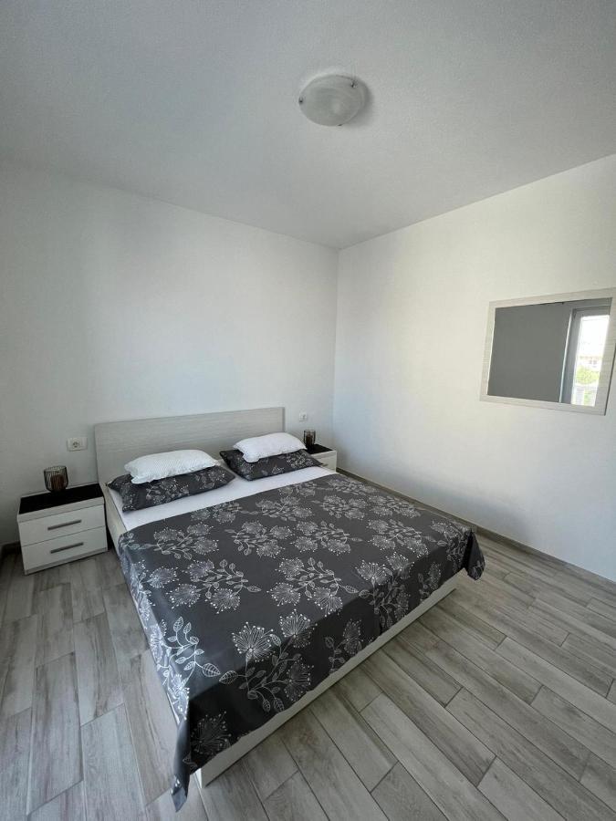 Apartments Villa Nova With Pool Makarska Kültér fotó